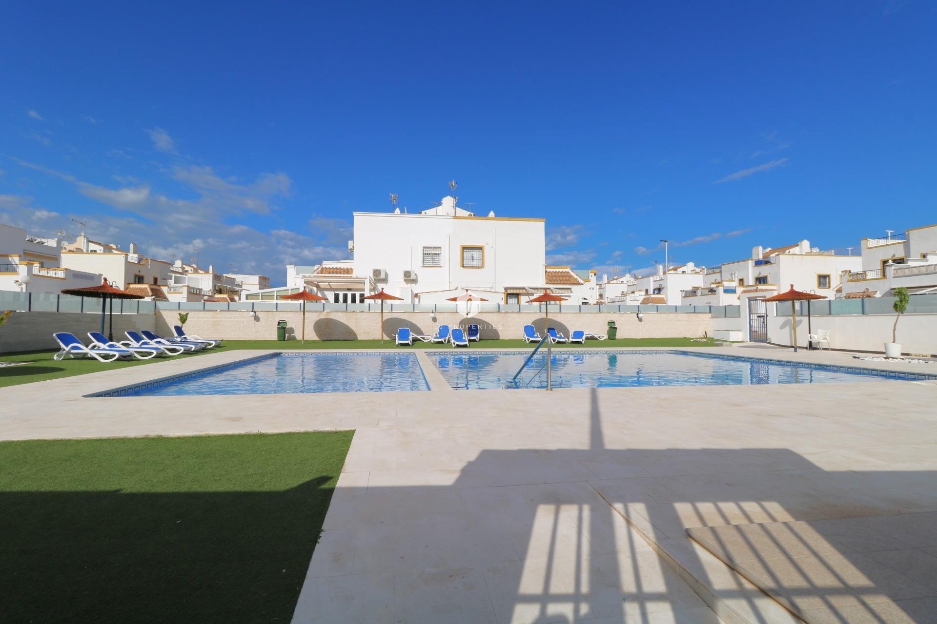 Aus zweiter Hand - Chalet -
Torrevieja - Carrefour