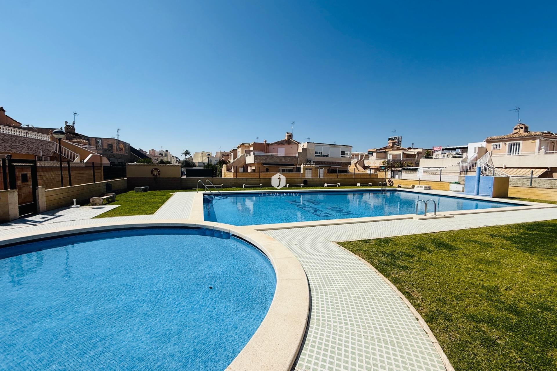 Aus zweiter Hand - Chalet -
Torrevieja - Carrefour