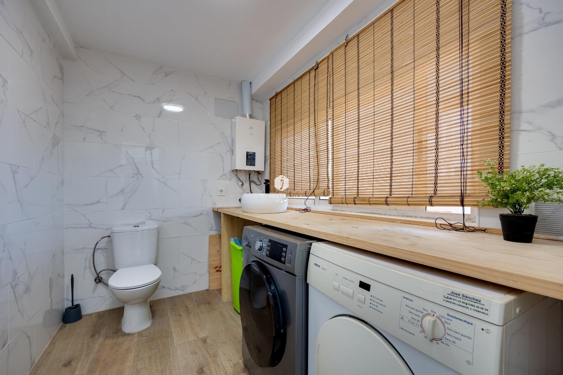 Aus zweiter Hand - Chalet -
Torrevieja - Centro