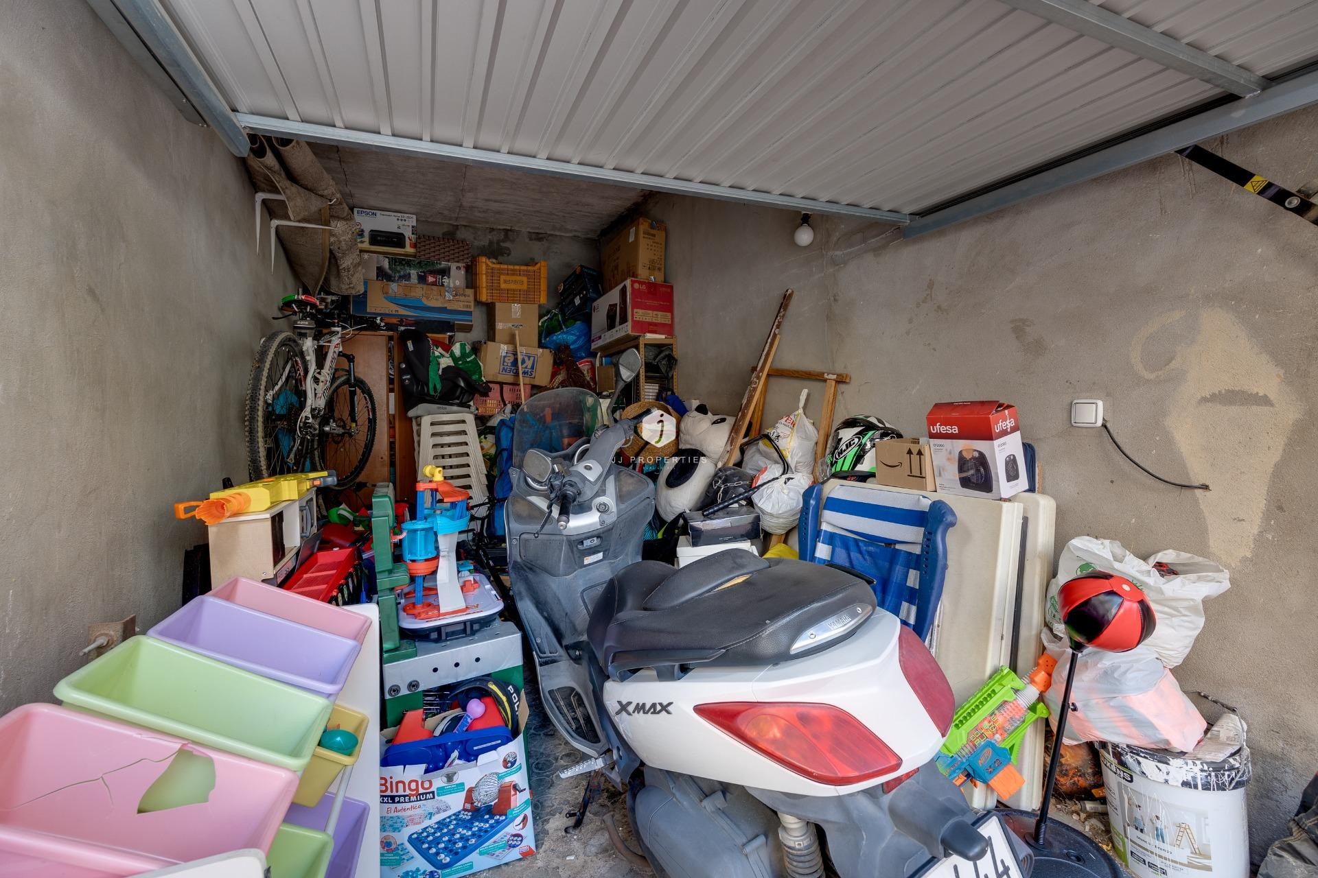 Aus zweiter Hand - Chalet -
Torrevieja - Centro