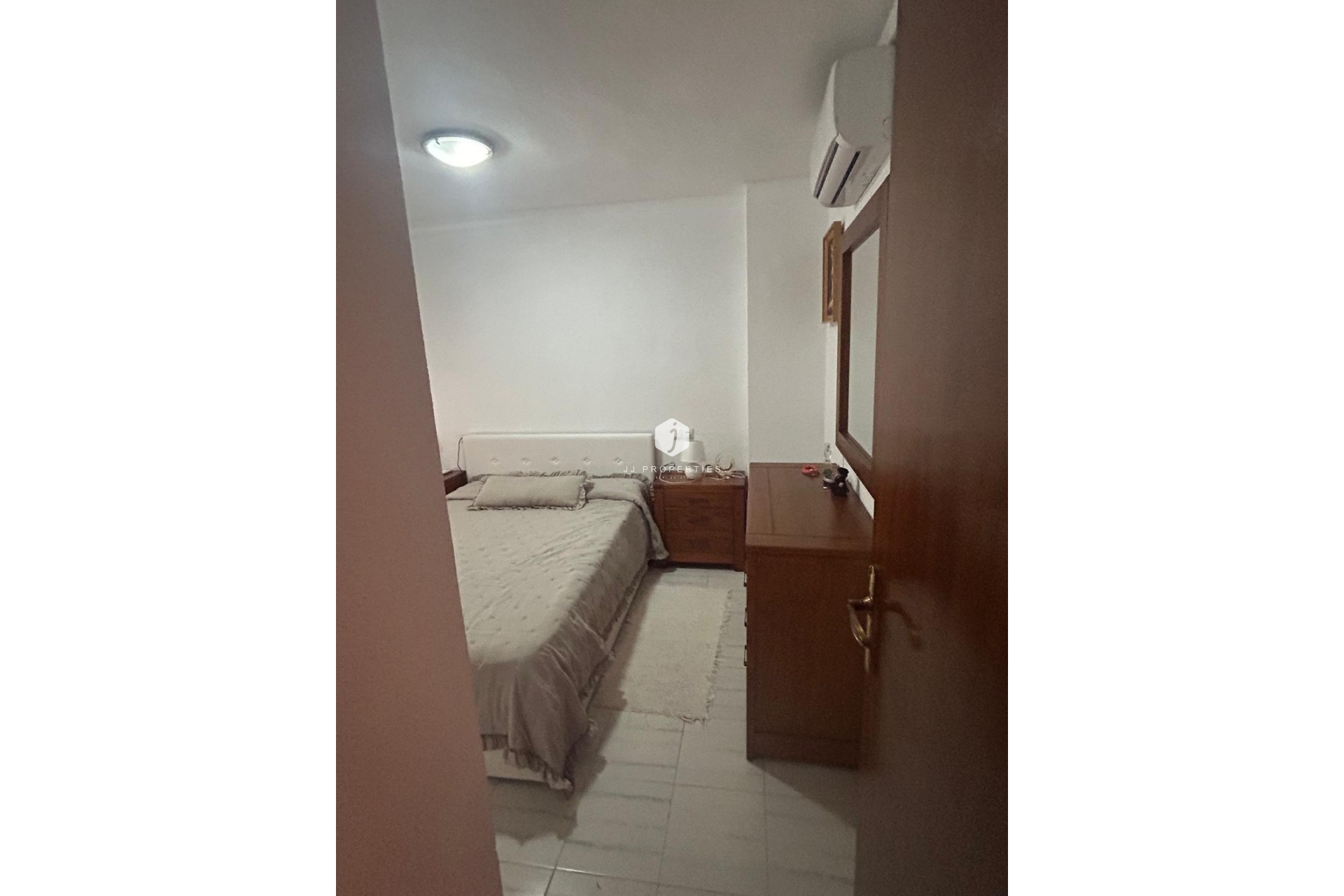 Aus zweiter Hand - Chalet -
Torrevieja - Centro