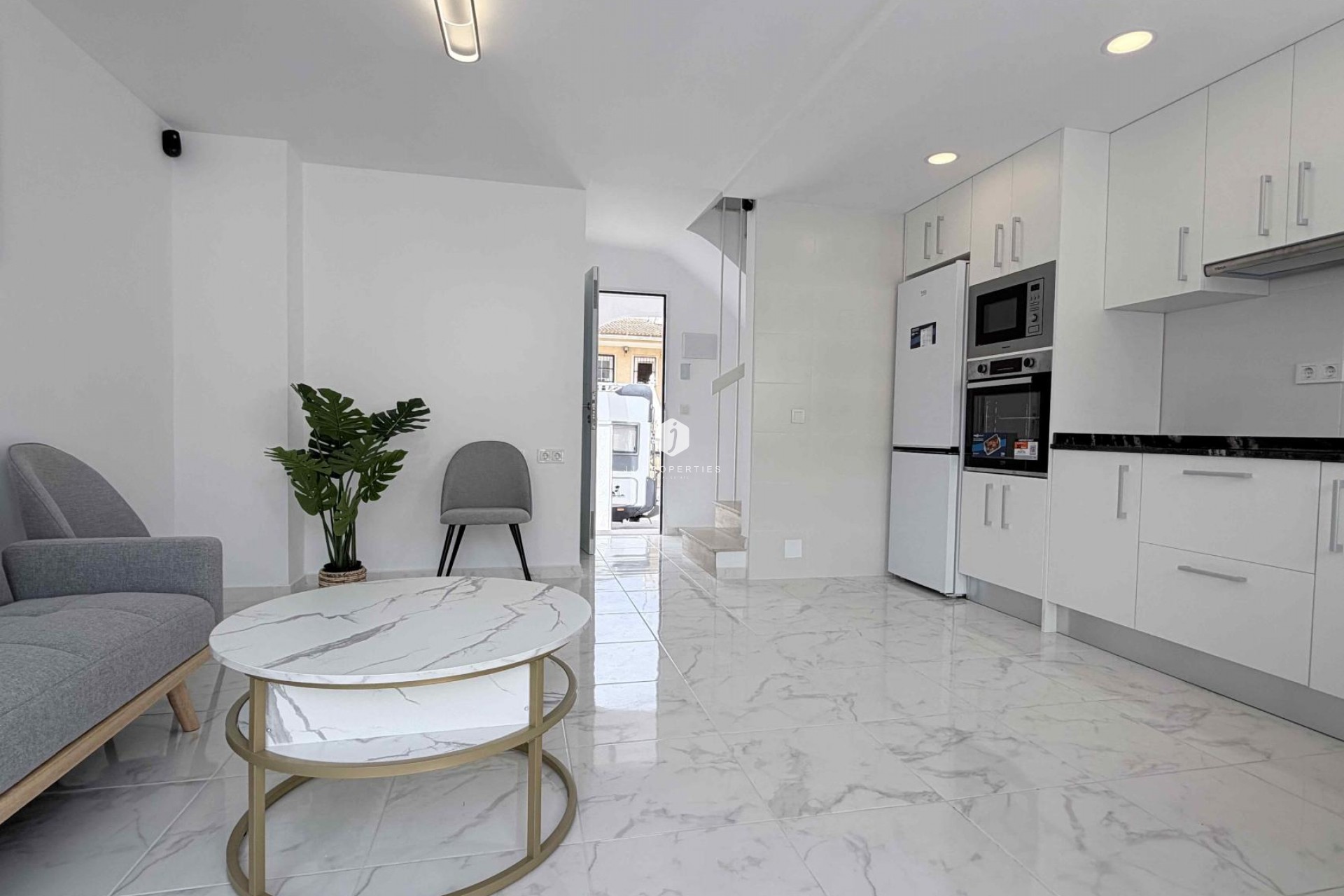 Aus zweiter Hand - Chalet -
Torrevieja - Costa Blanca