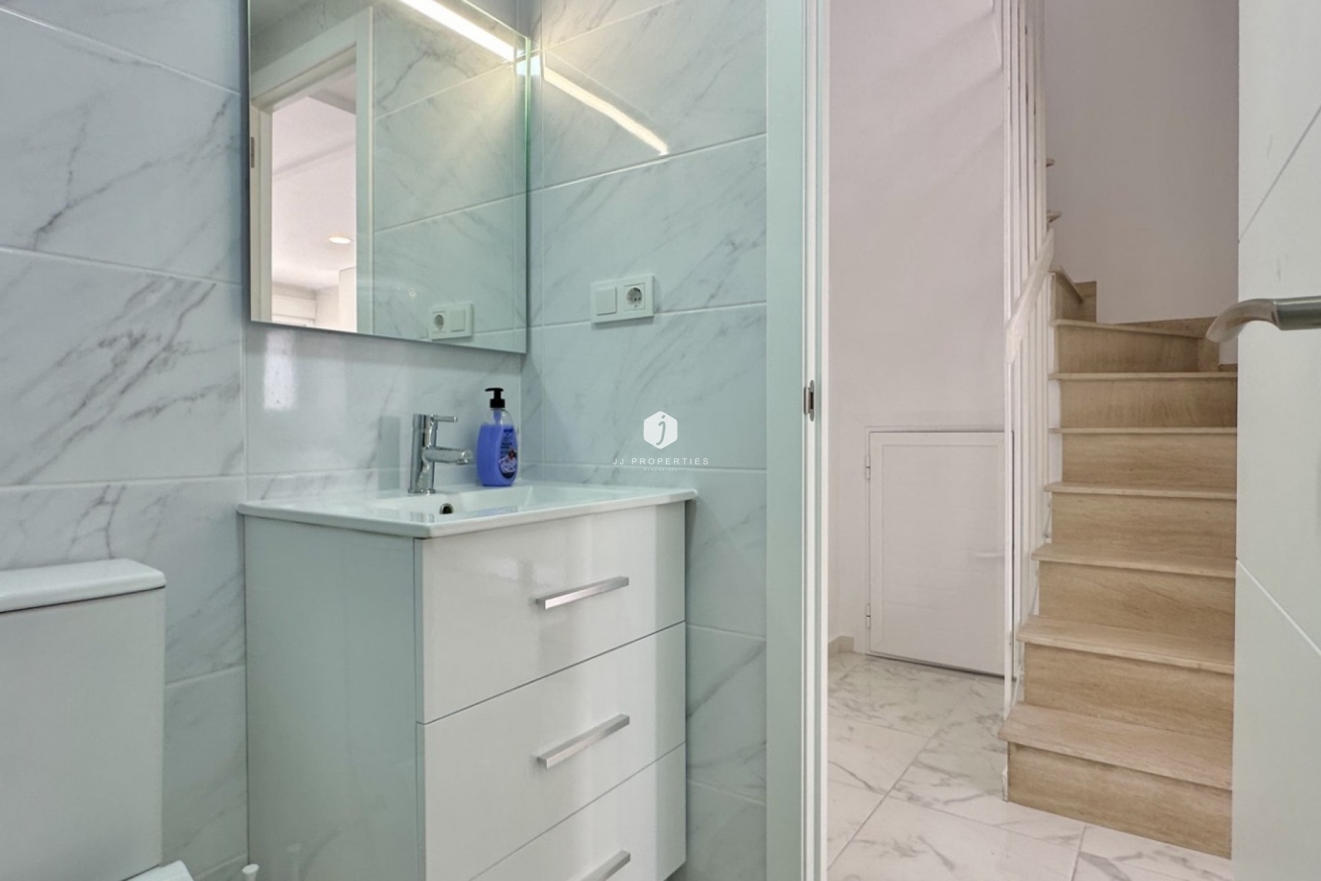 Aus zweiter Hand - Chalet -
Torrevieja - Costa Blanca