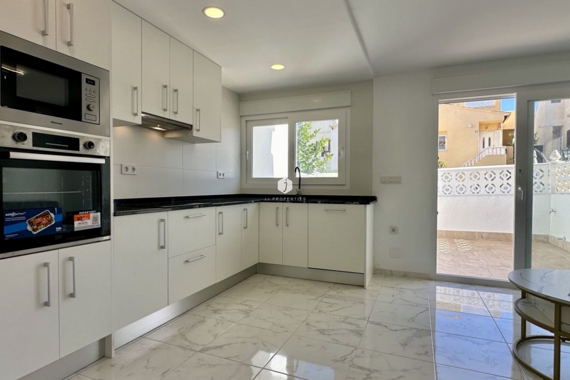 Aus zweiter Hand - Chalet -
Torrevieja - Costa Blanca