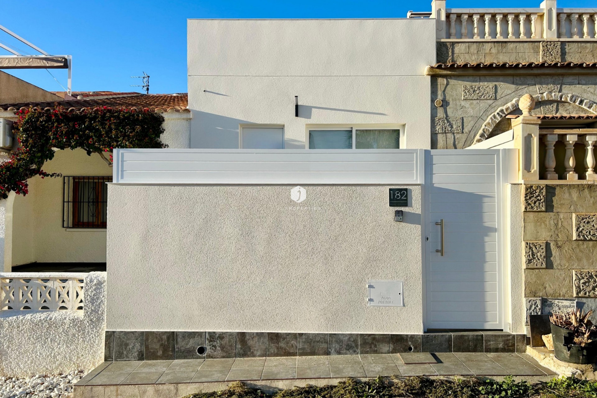 Aus zweiter Hand - Chalet -
Torrevieja - Costa Blanca