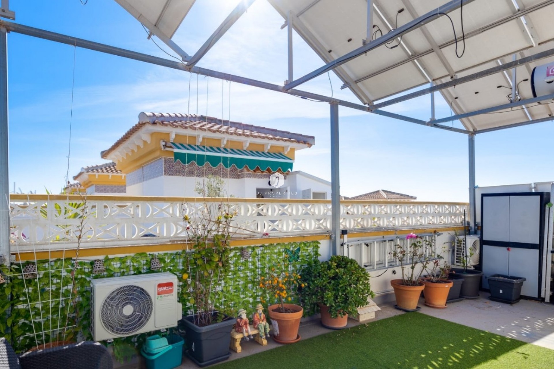 Aus zweiter Hand - Chalet -
Torrevieja - Costa Blanca