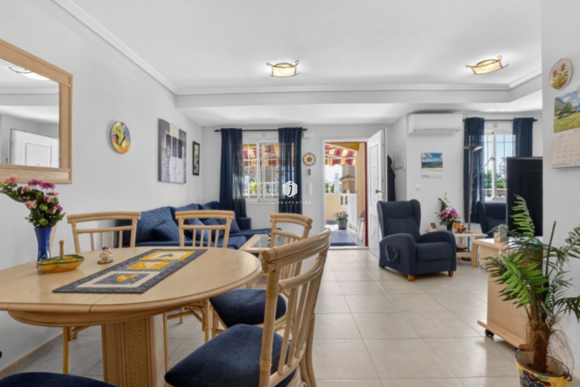 Aus zweiter Hand - Chalet -
Torrevieja - Costa Blanca