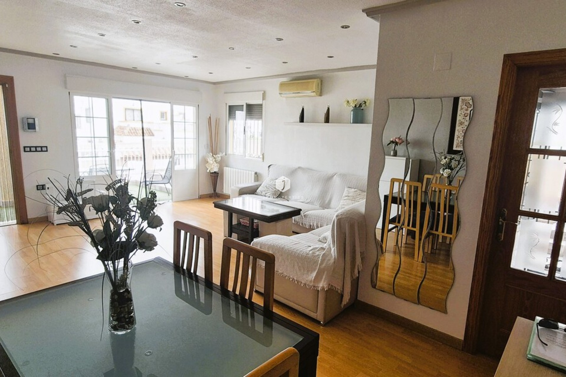 Aus zweiter Hand - Chalet -
Torrevieja - Costa Blanca