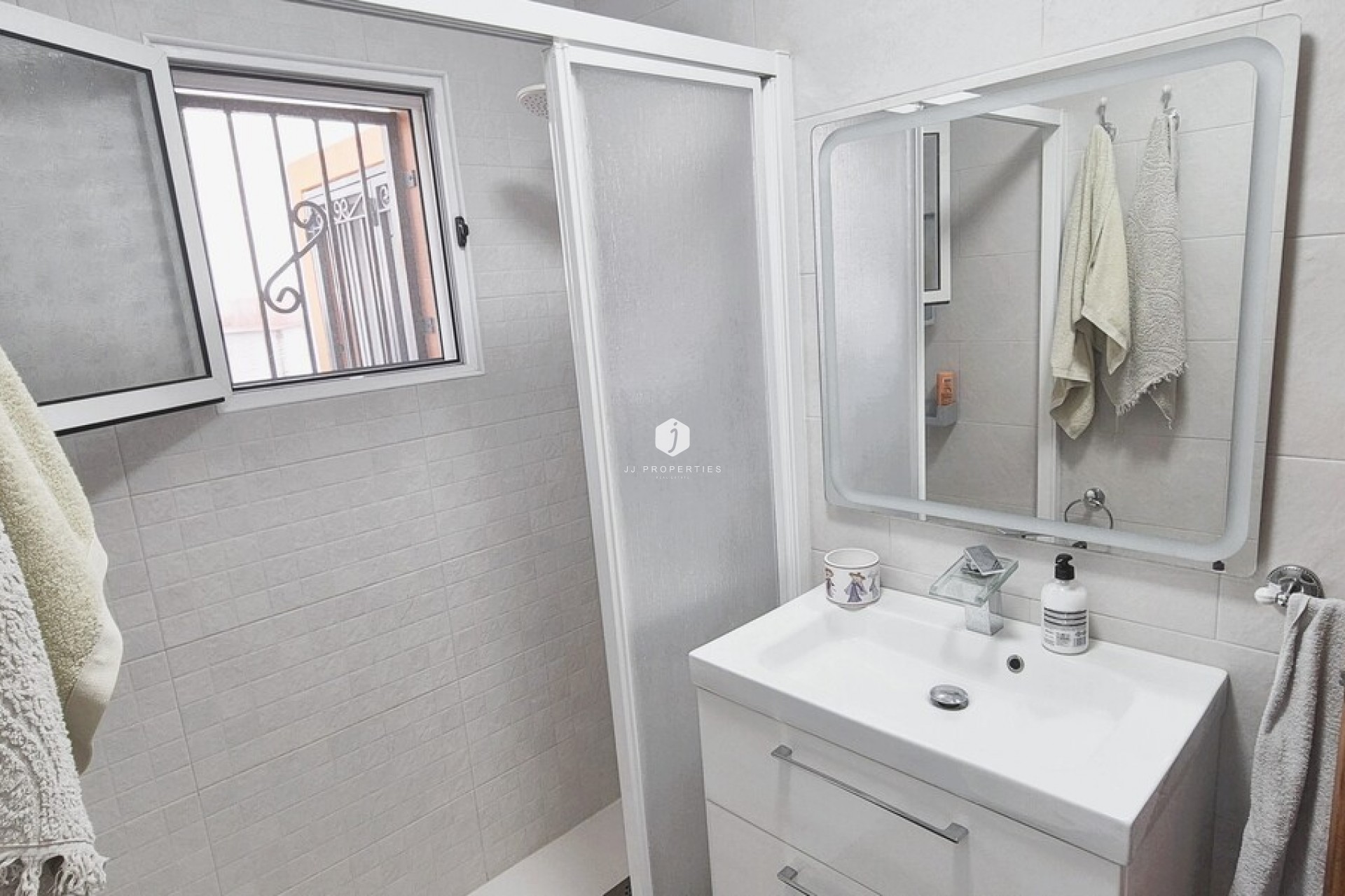 Aus zweiter Hand - Chalet -
Torrevieja - Costa Blanca