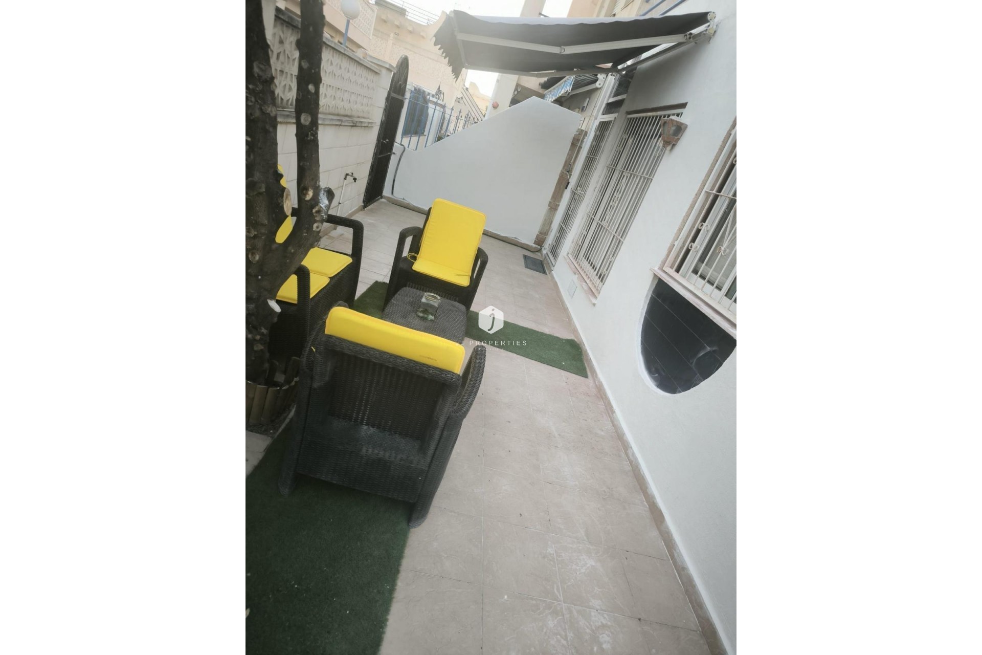 Aus zweiter Hand - Chalet -
Torrevieja - Doña ines