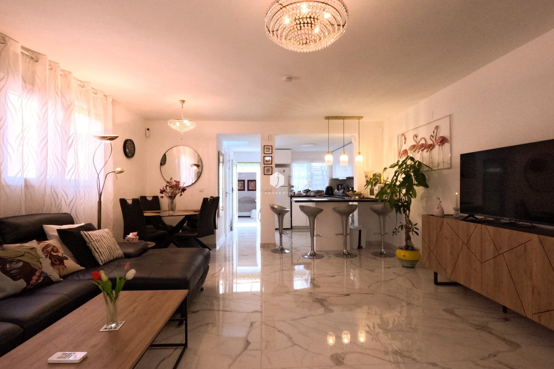 Aus zweiter Hand - Chalet -
Torrevieja - El Acequión - Los Náufragos