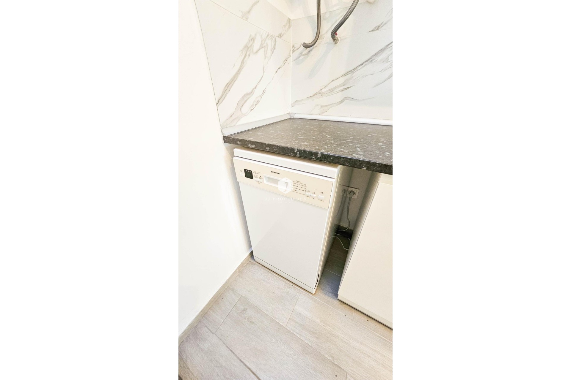 Aus zweiter Hand - Chalet -
Torrevieja - El Limonar