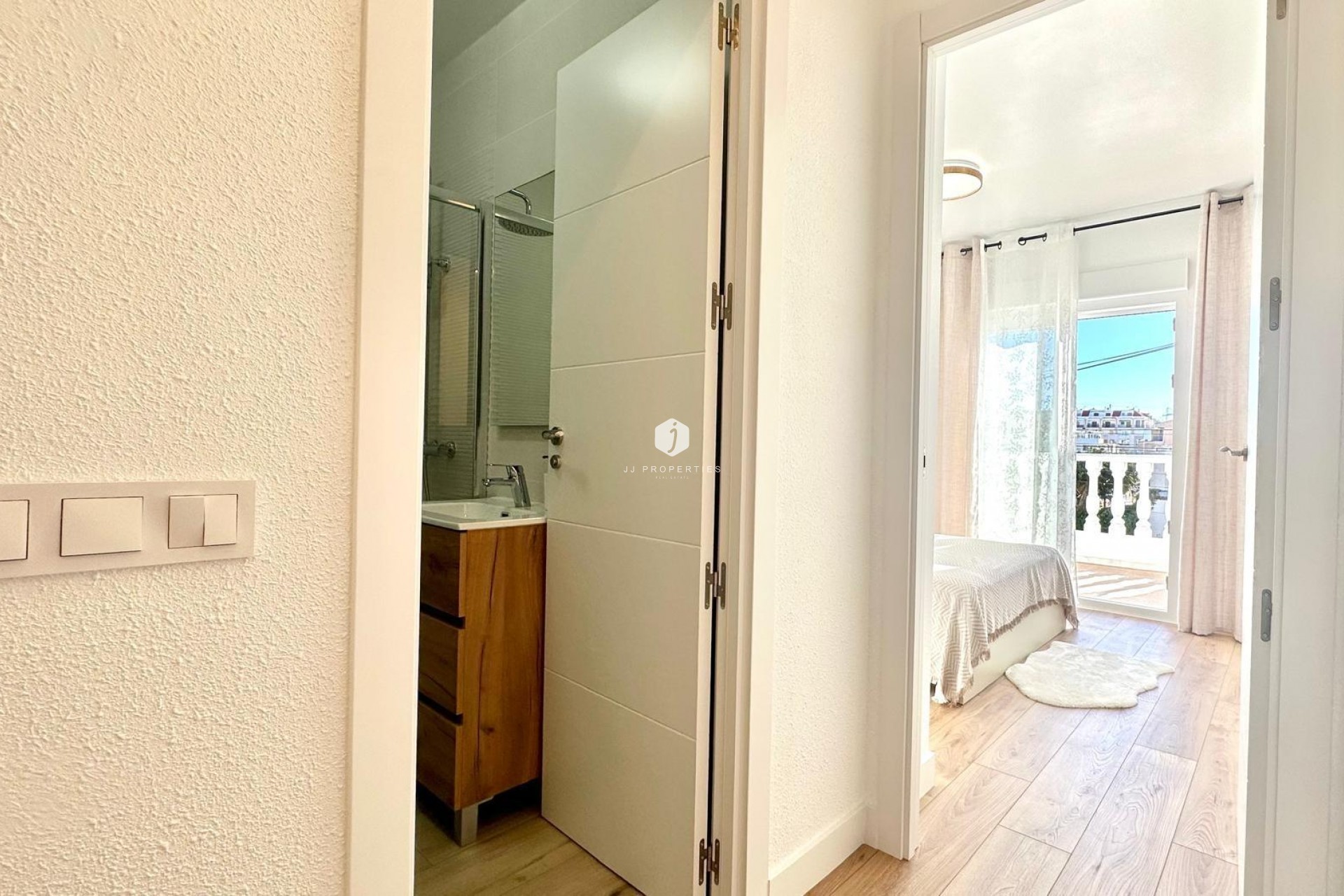 Aus zweiter Hand - Chalet -
Torrevieja - Estacion de autobuses