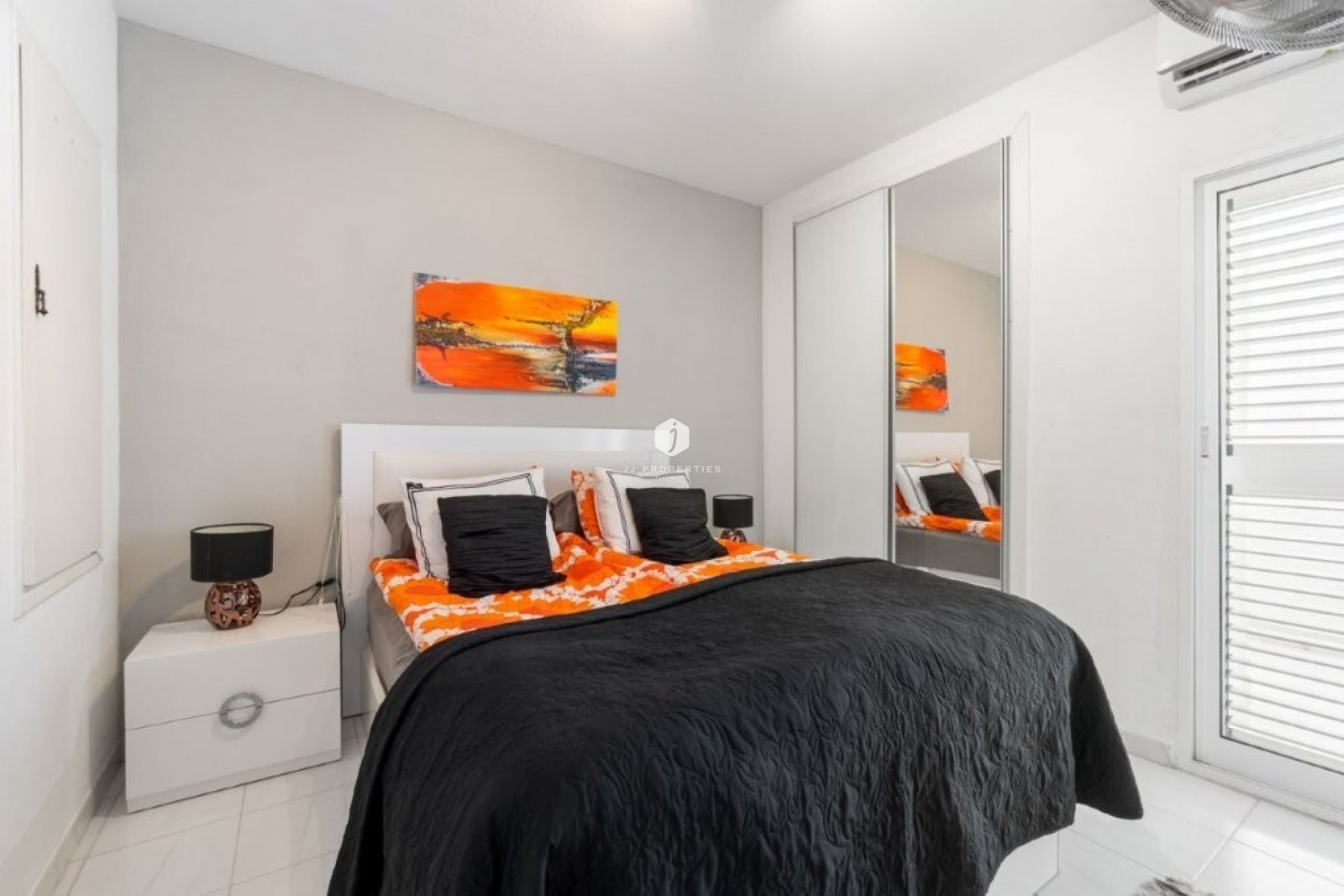 Aus zweiter Hand - Chalet -
Torrevieja - La Provensa