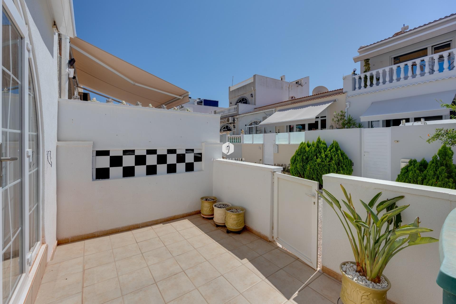 Aus zweiter Hand - Chalet -
Torrevieja - La Siesta - El Salado - Torreta