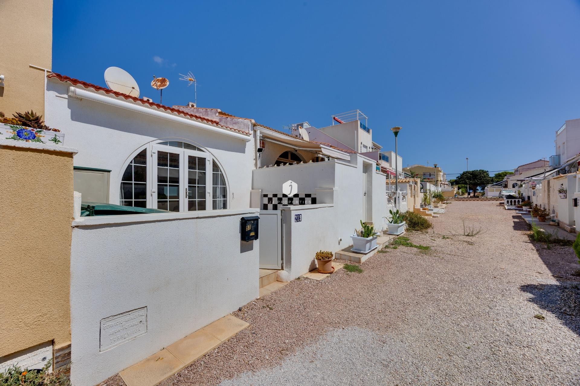 Aus zweiter Hand - Chalet -
Torrevieja - La Siesta - El Salado - Torreta