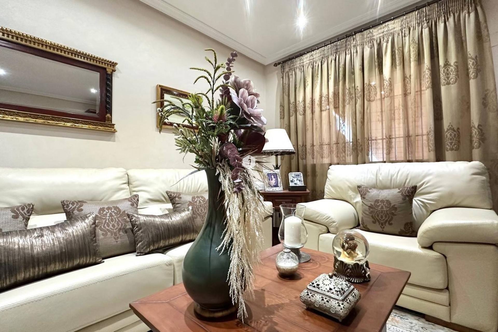 Aus zweiter Hand - Chalet -
Torrevieja - La siesta