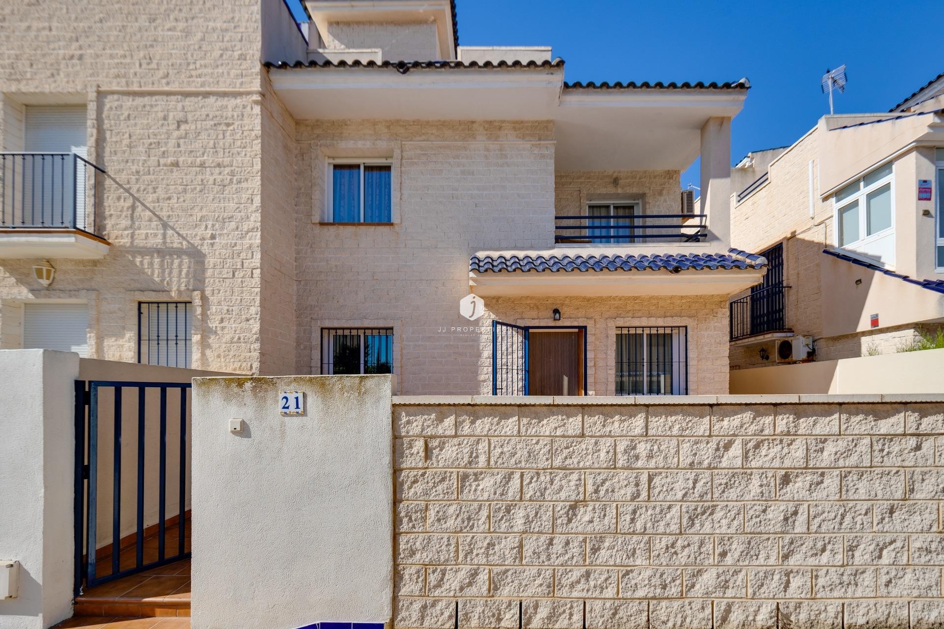 Aus zweiter Hand - Chalet -
Torrevieja - La veleta