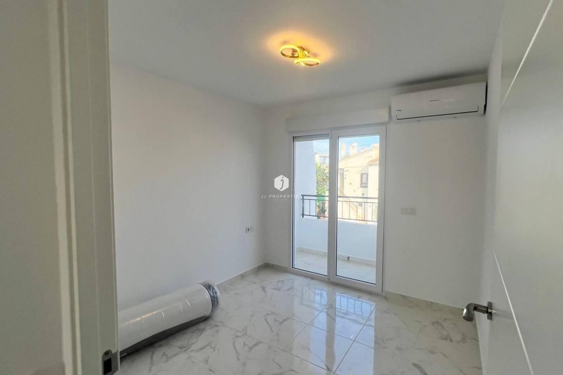 Aus zweiter Hand - Chalet -
Torrevieja - Los Balcones - Los Altos del Edén