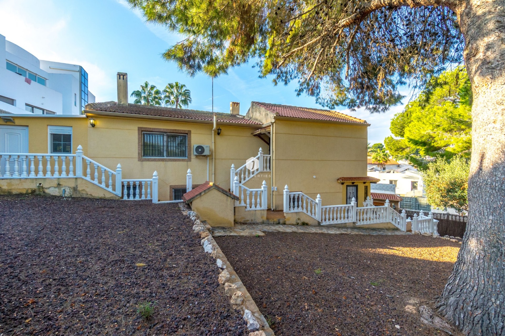 Aus zweiter Hand - Chalet -
Torrevieja - Los balcones