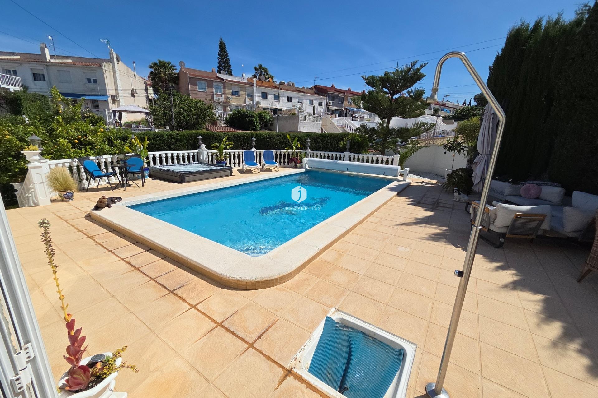Aus zweiter Hand - Chalet -
Torrevieja - Los Balcones