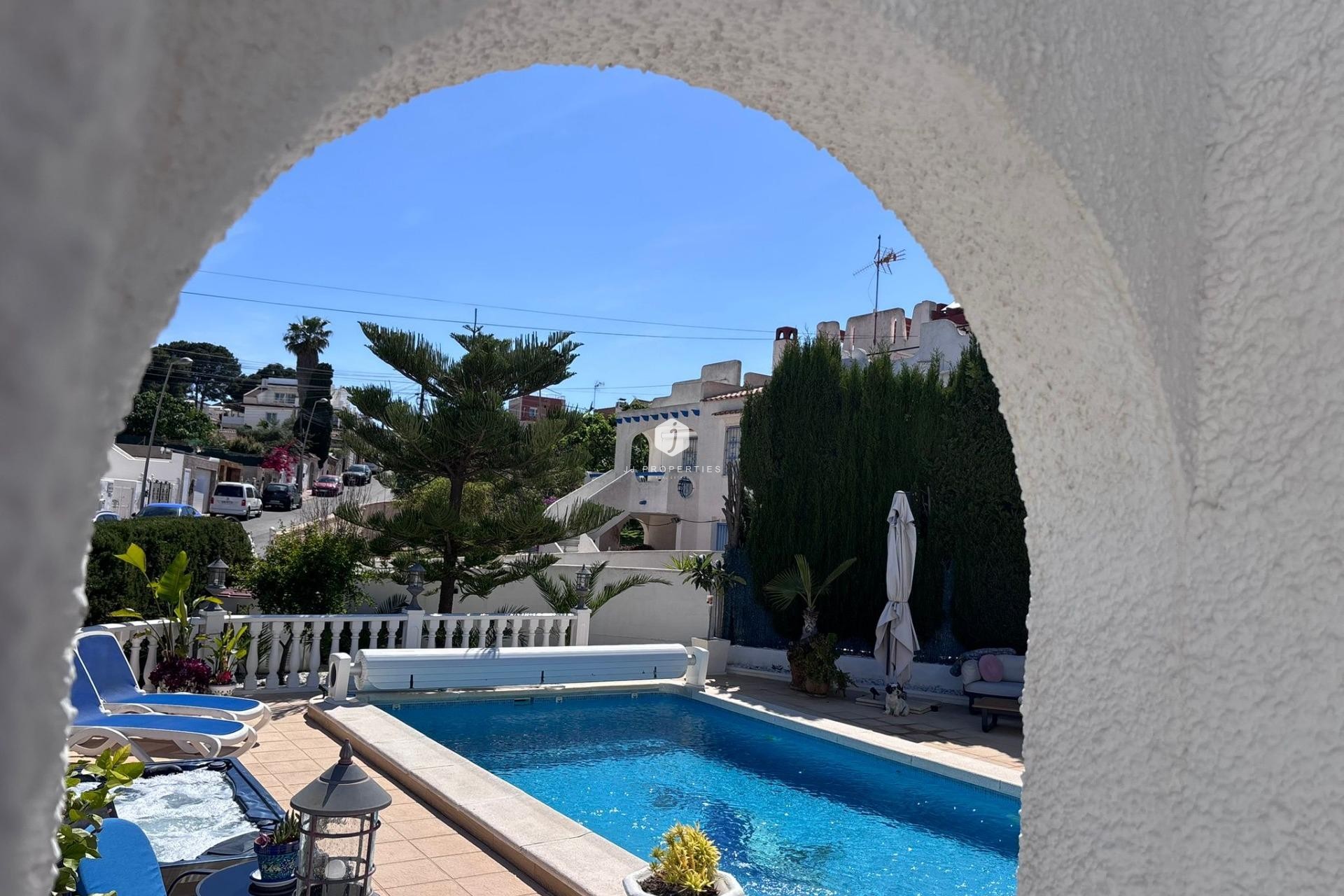 Aus zweiter Hand - Chalet -
Torrevieja - Los Balcones