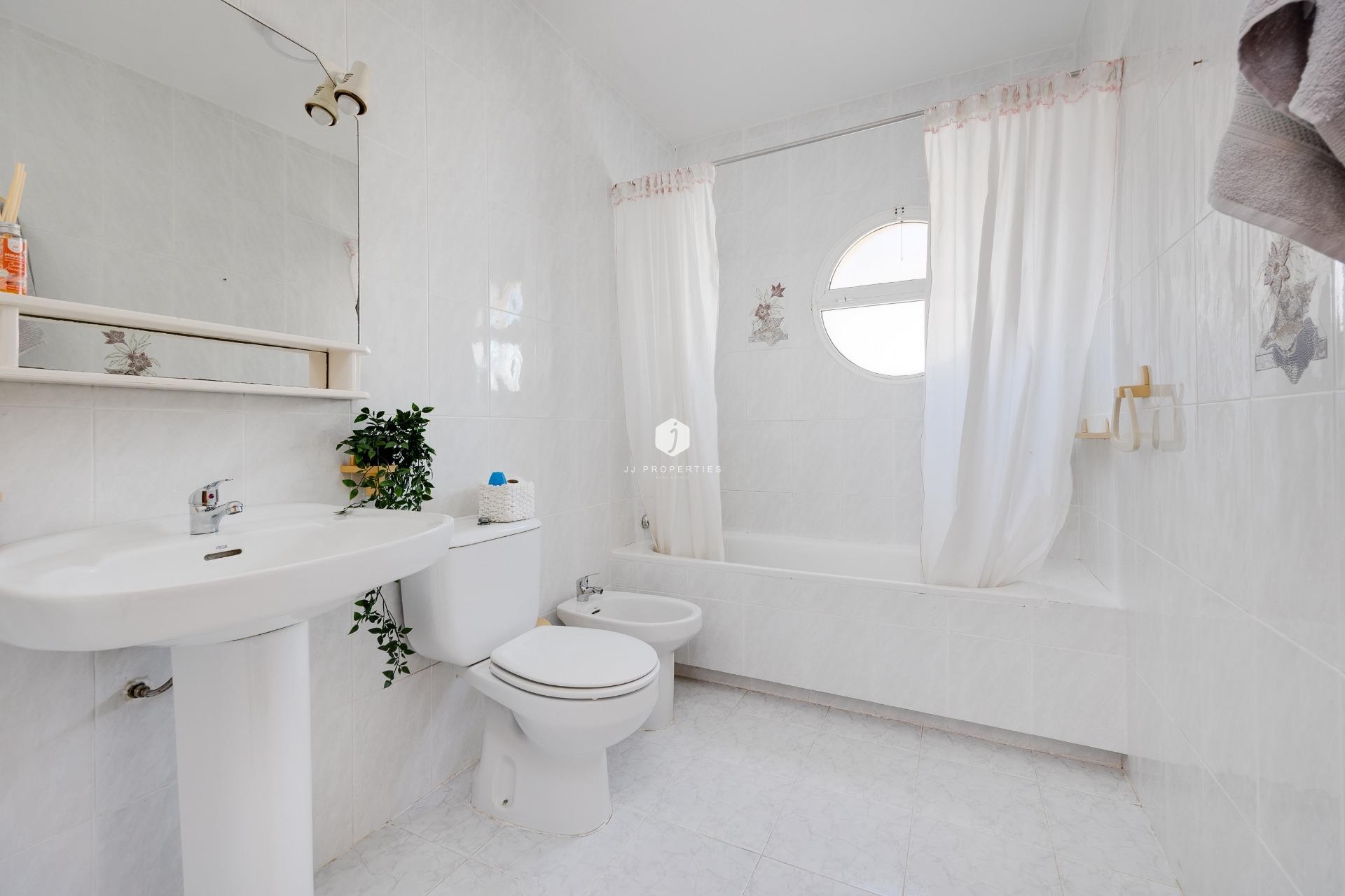 Aus zweiter Hand - Chalet -
Torrevieja - Paraje Natural