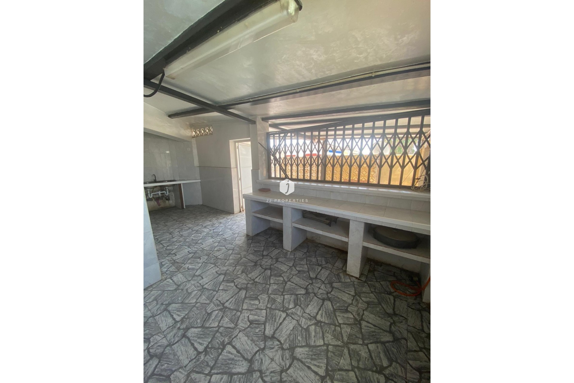 Aus zweiter Hand - Chalet -
Torrevieja - Parque Acuático - Sector 25