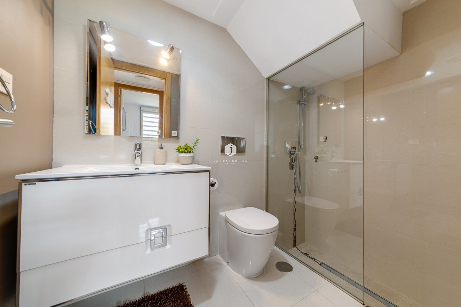 Aus zweiter Hand - Chalet -
Torrevieja - Sector 25