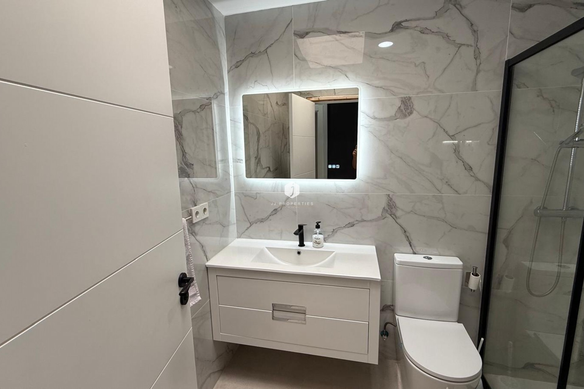 Aus zweiter Hand - Chalet -
Torrevieja - Torreta Florida