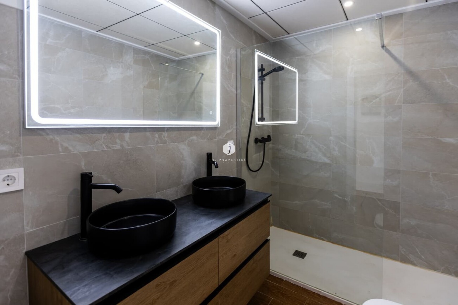 Aus zweiter Hand - Chalet -
Torrevieja