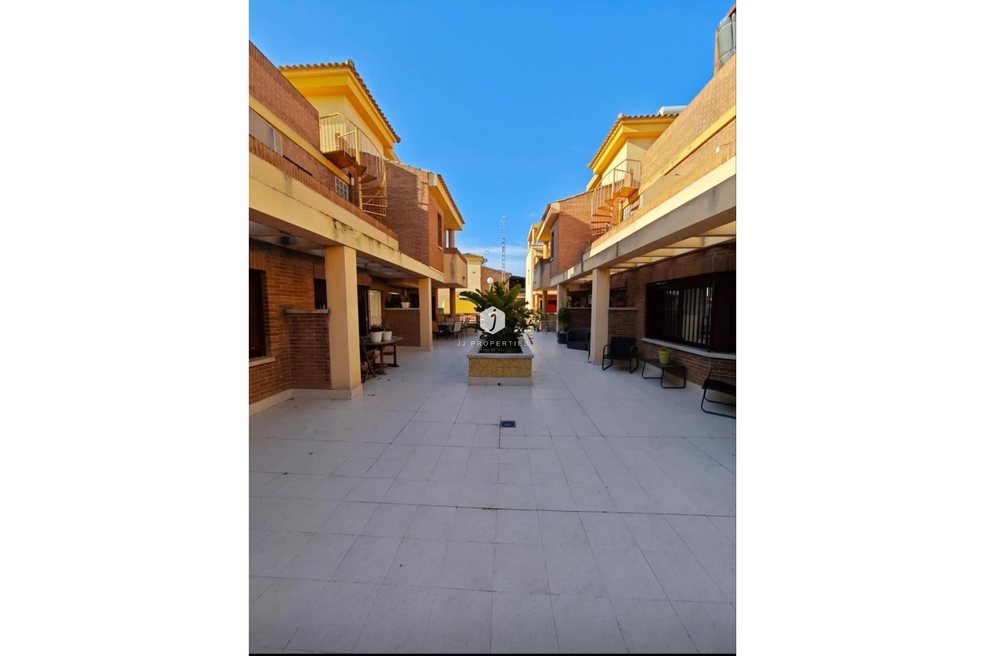 Aus zweiter Hand - Duplex -
Benferri - Comunidad Valenciana