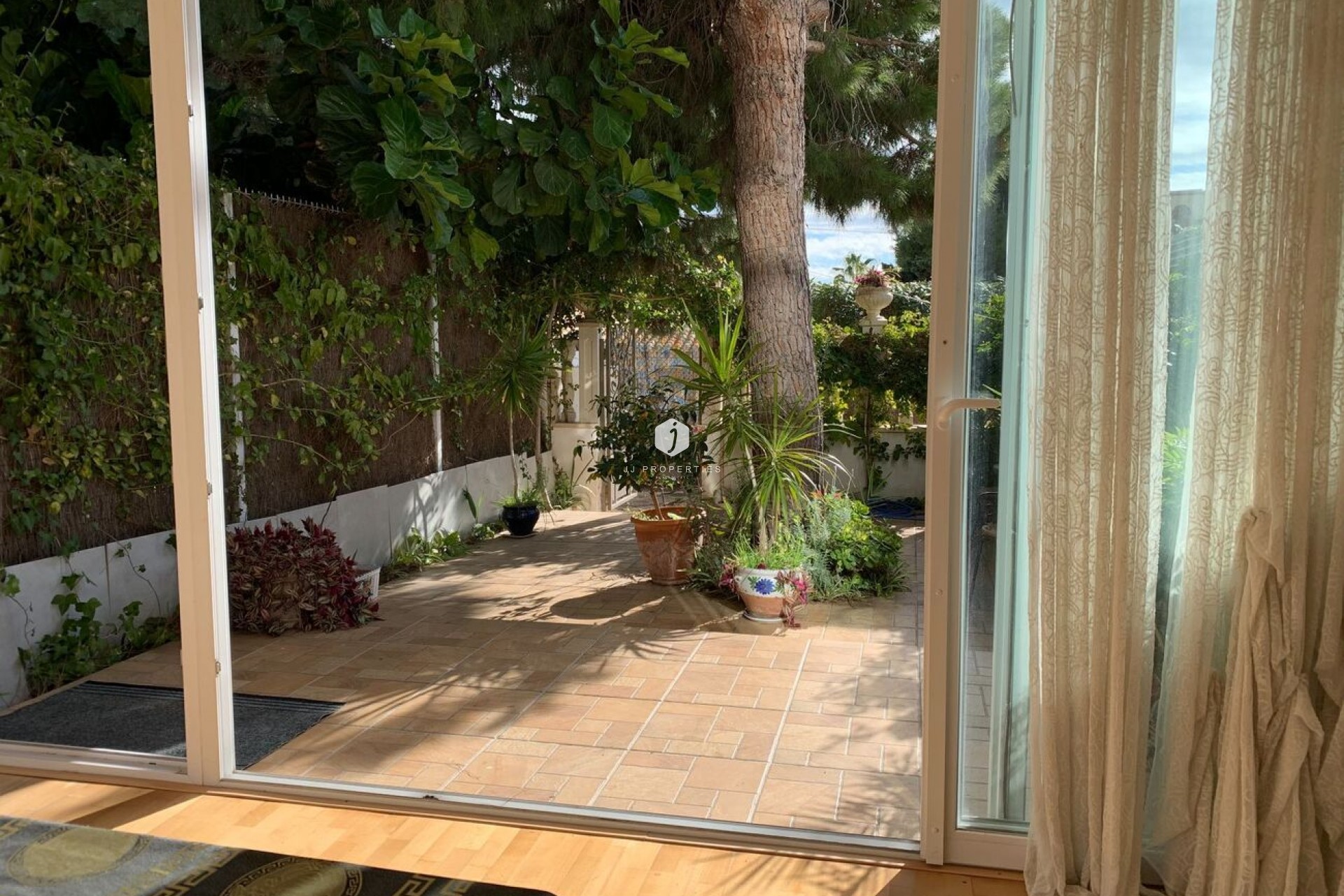 Aus zweiter Hand - Duplex -
La Zenia - Costa Blanca