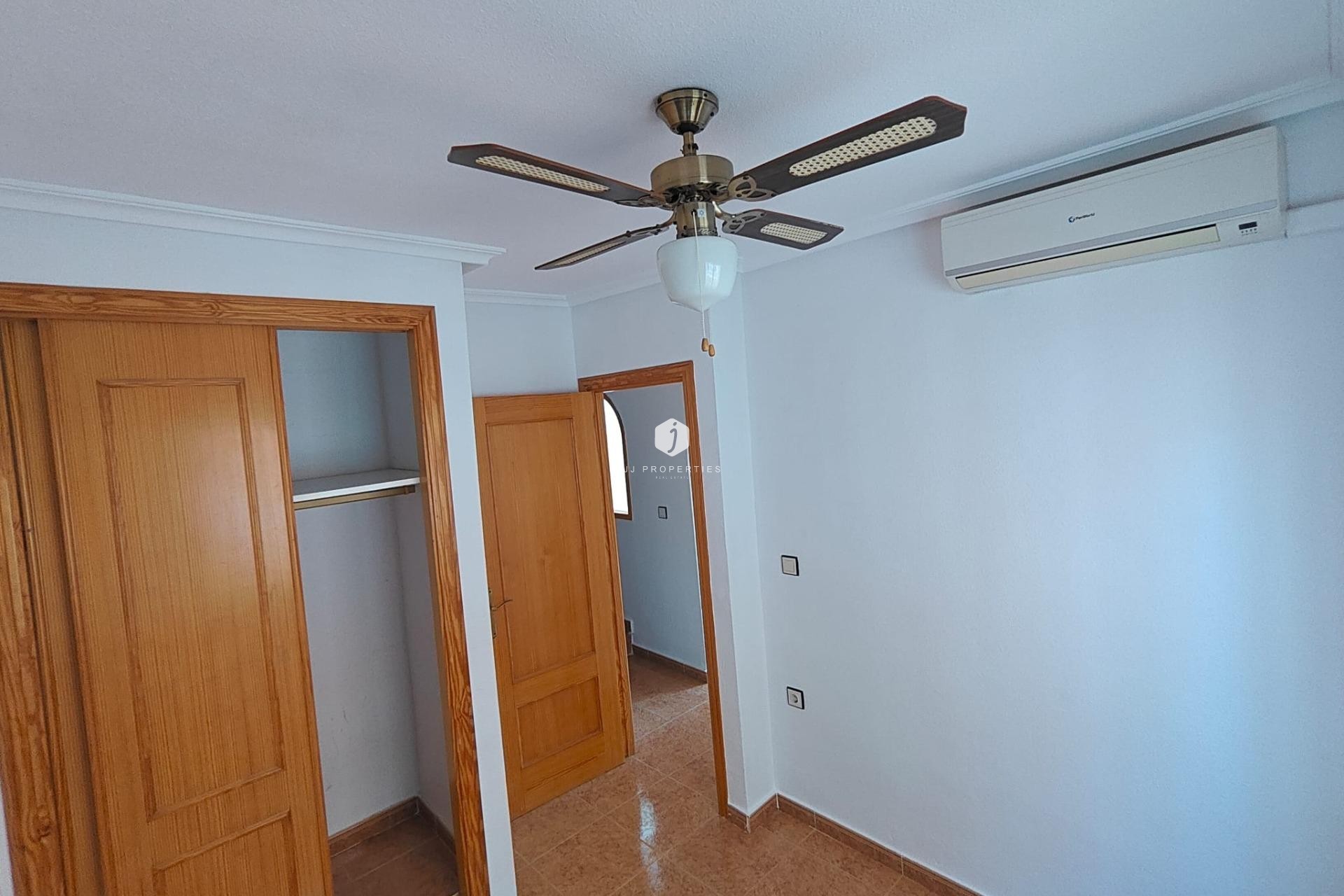 Aus zweiter Hand - Duplex -
Los Montesinos - Costa Blanca Sur