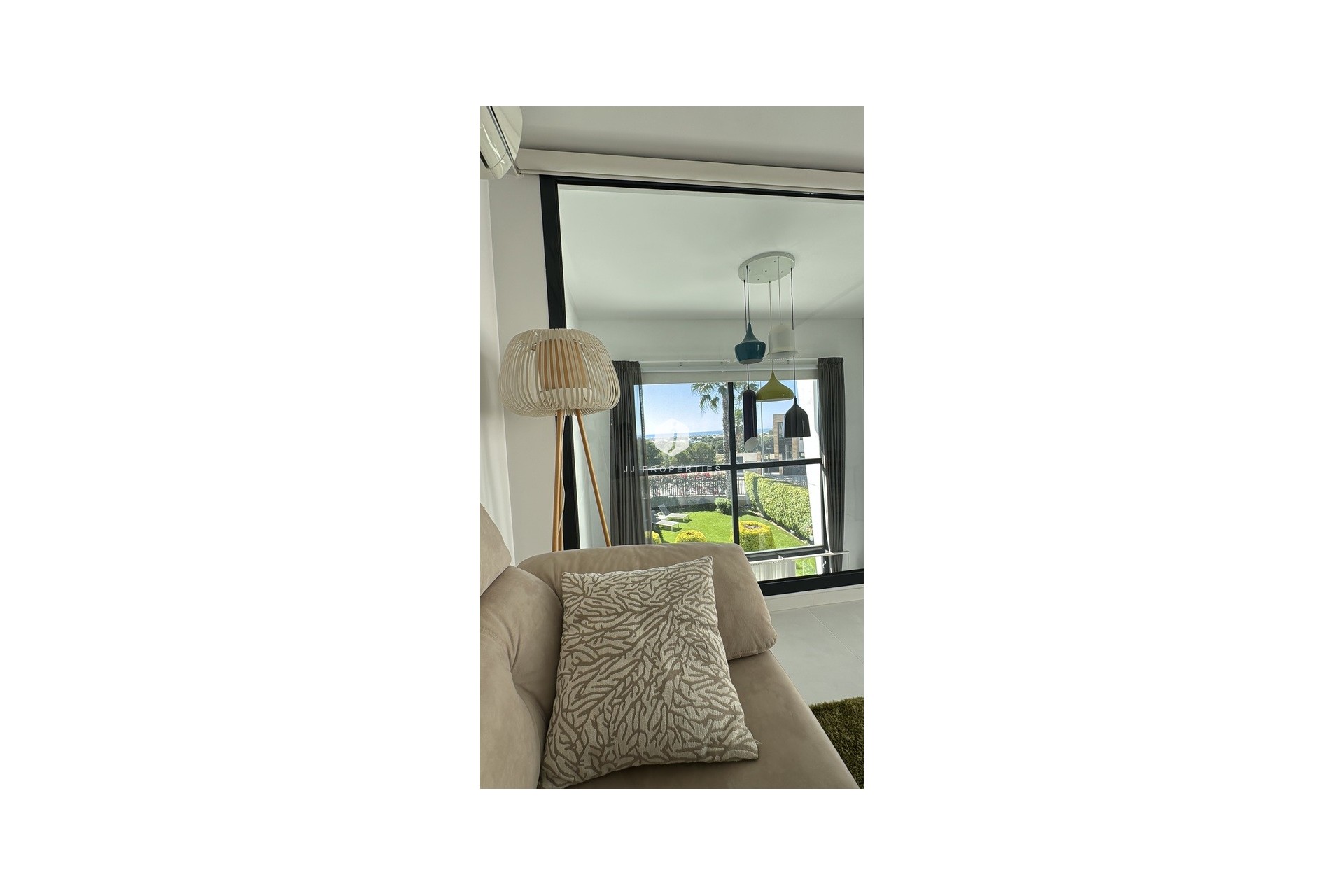 Aus zweiter Hand - Duplex -
Orihuela Costa - Costa Blanca