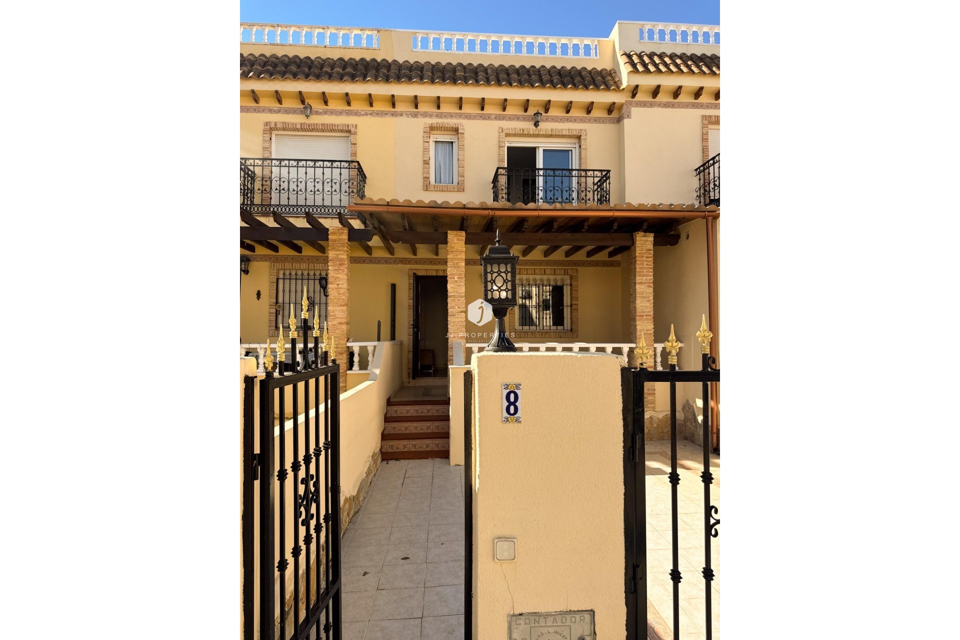 Aus zweiter Hand - Duplex -
Orihuela Costa - Los Almendros-la Florida