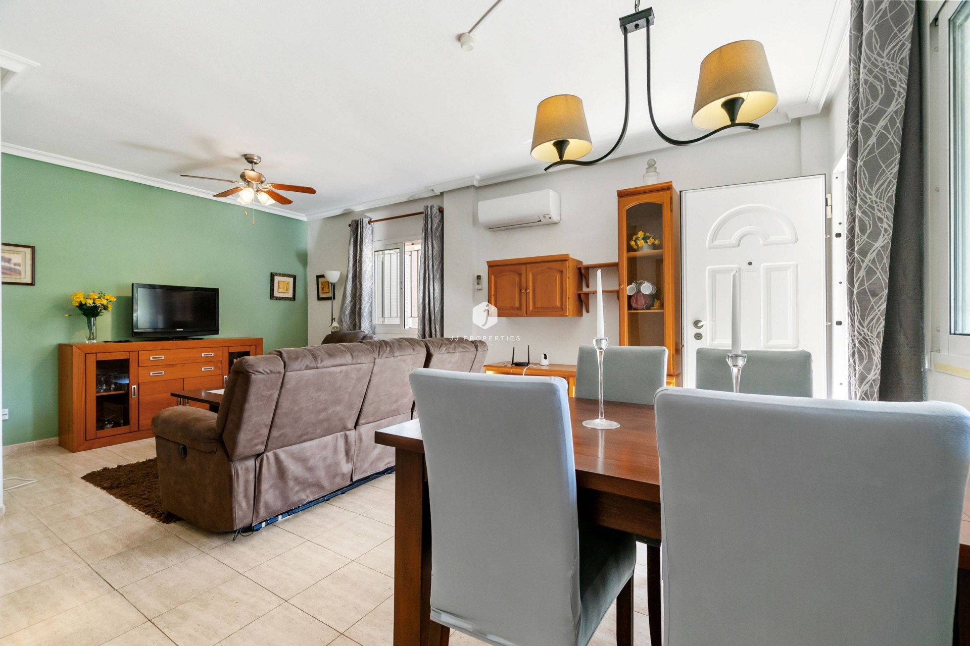 Aus zweiter Hand - Duplex -
Orihuela Costa - Playa Flamenca