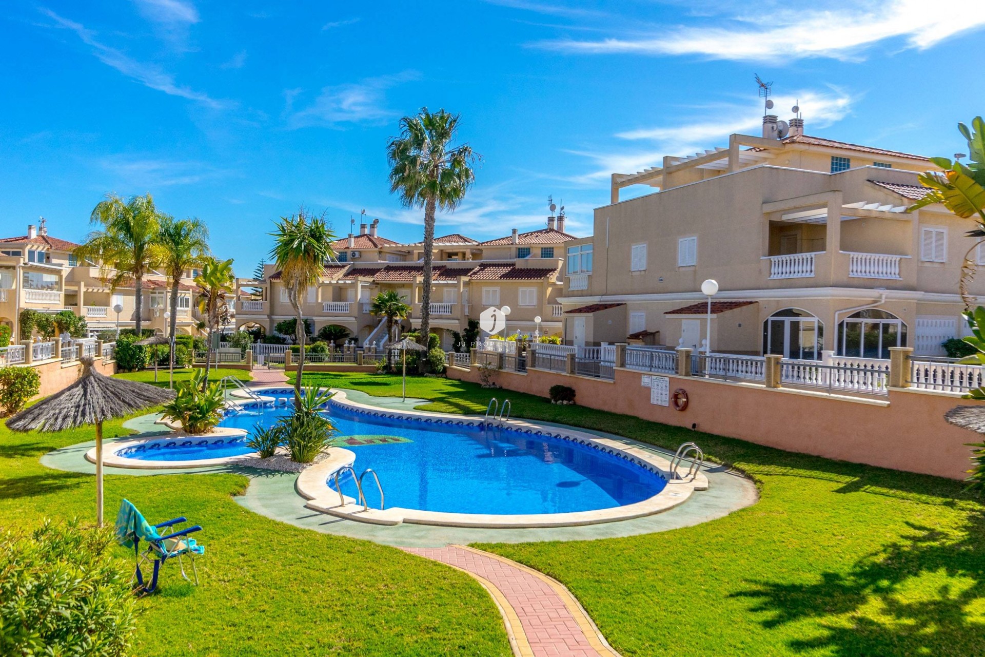 Aus zweiter Hand - Duplex -
Orihuela Costa - Playa Flamenca