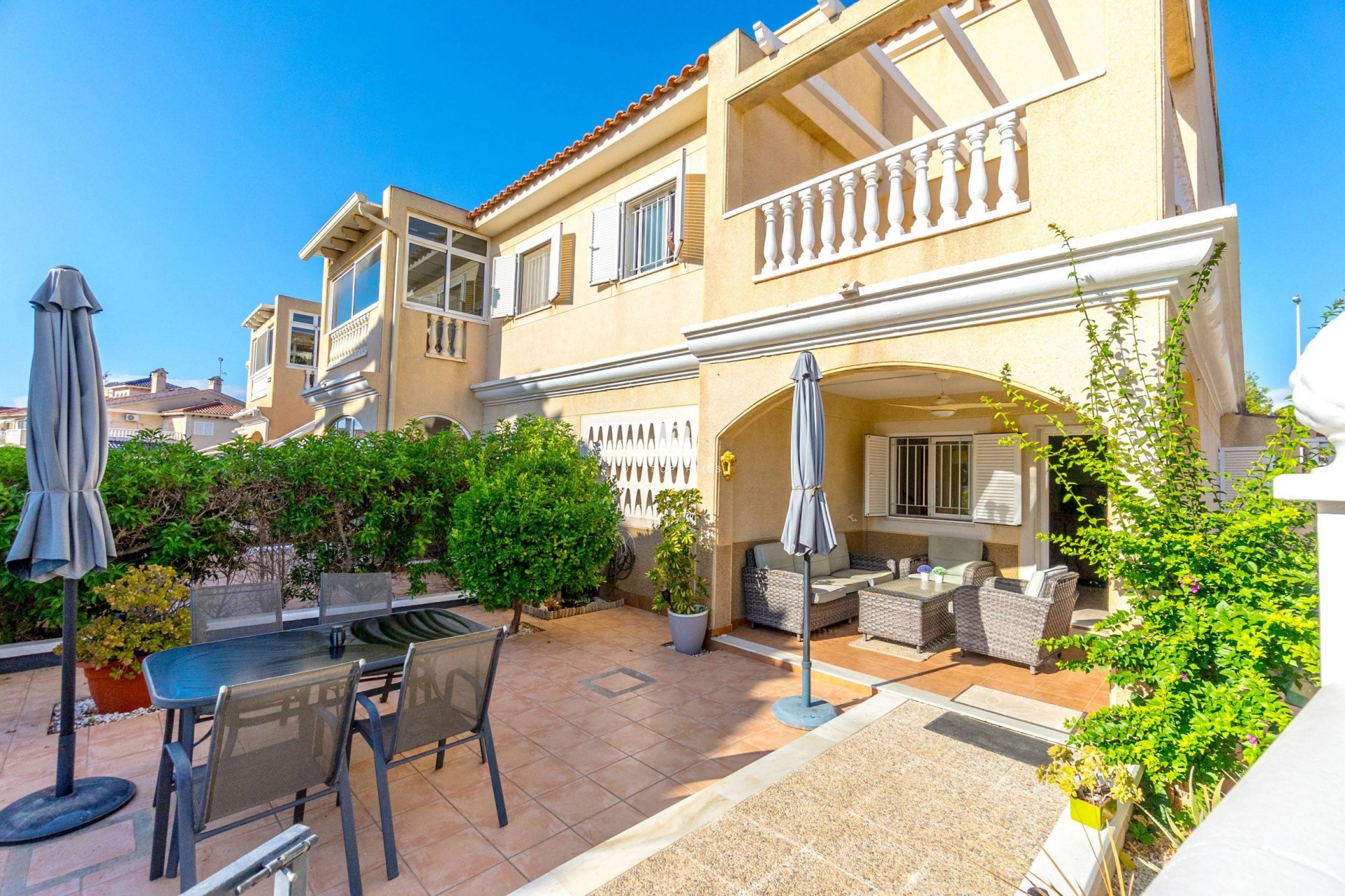 Aus zweiter Hand - Duplex -
Orihuela Costa - Playa Flamenca