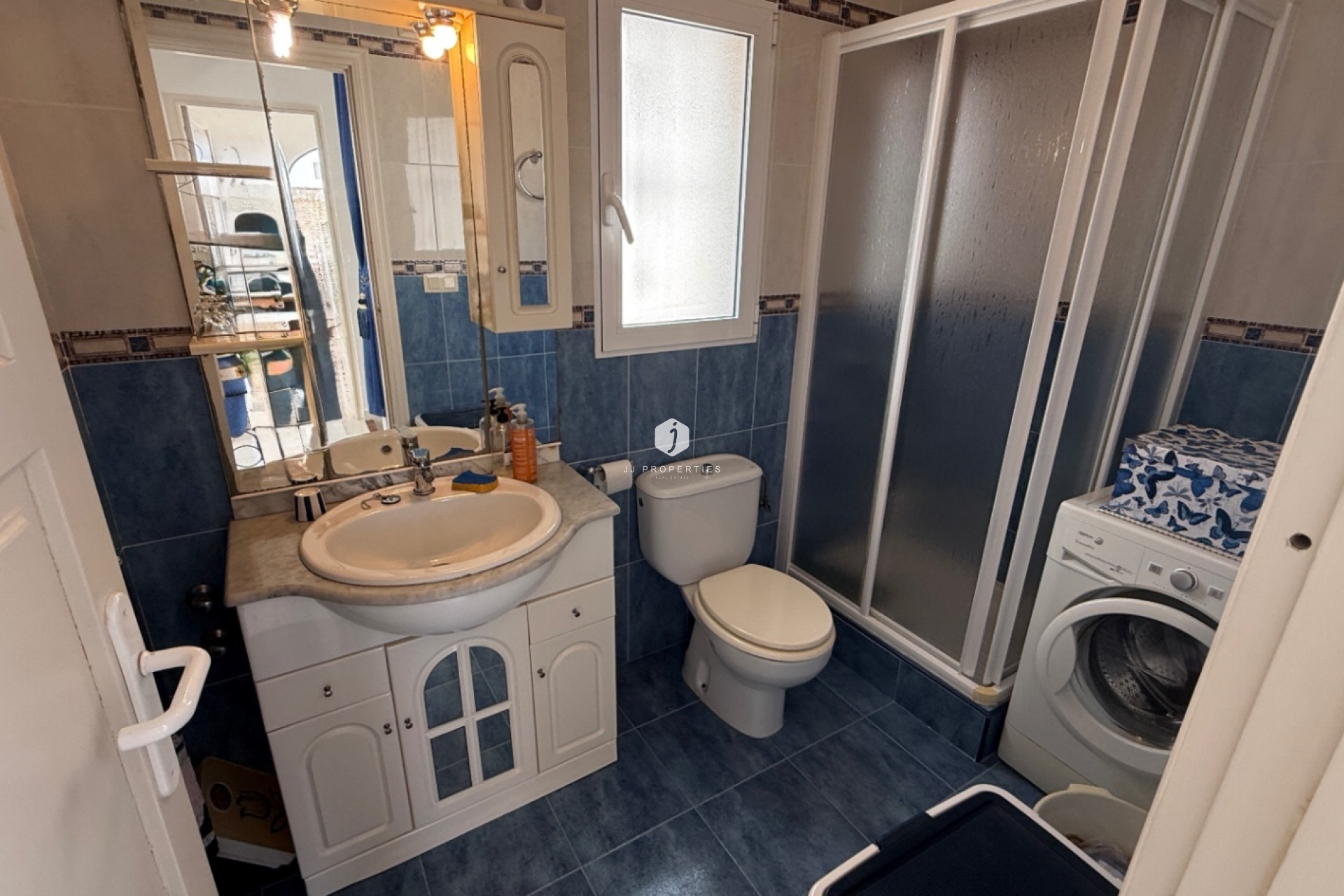 Aus zweiter Hand - Duplex -
San Miguel de Salinas - Inland