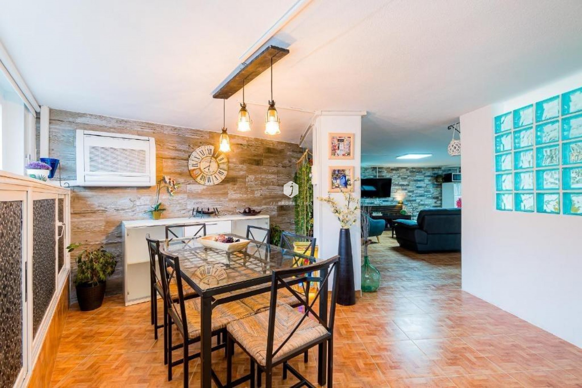 Aus zweiter Hand - Duplex -
Torrevieja - Acequion
