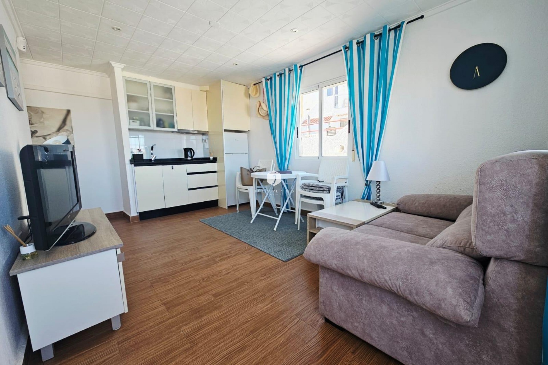Aus zweiter Hand - Duplex -
Torrevieja - Cabo cervera