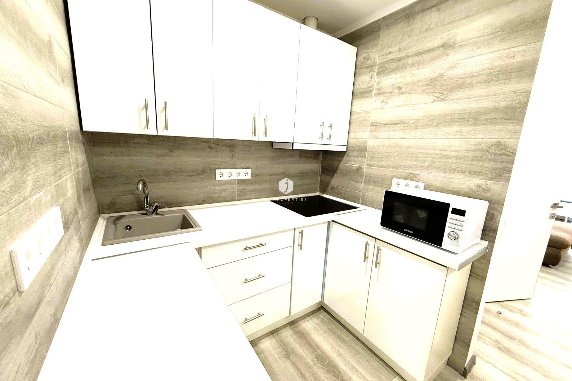 Aus zweiter Hand - Duplex -
Torrevieja - Centro