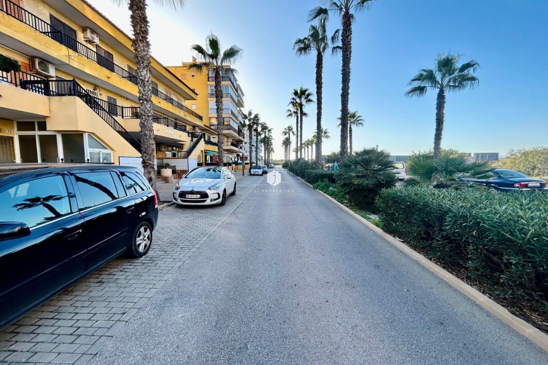 Aus zweiter Hand - Duplex -
Torrevieja - Costa Blanca