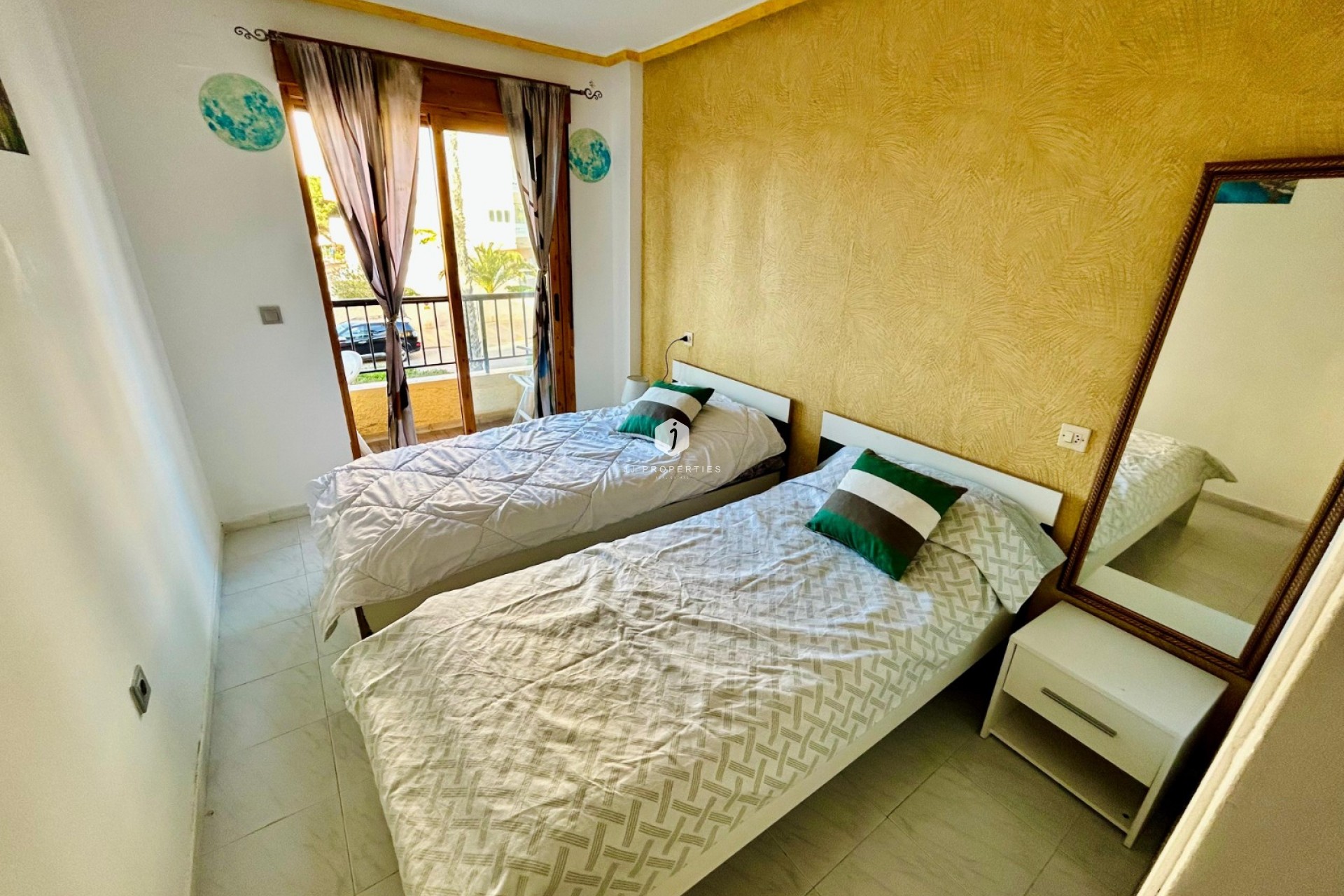 Aus zweiter Hand - Duplex -
Torrevieja - Costa Blanca