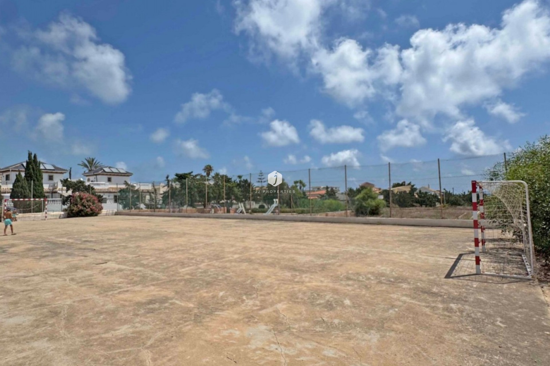 Aus zweiter Hand - Duplex -
Torrevieja - Costa Blanca