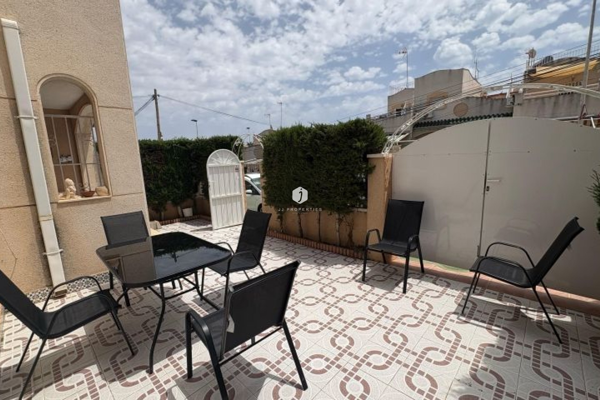 Aus zweiter Hand - Duplex -
Torrevieja - Costa Blanca