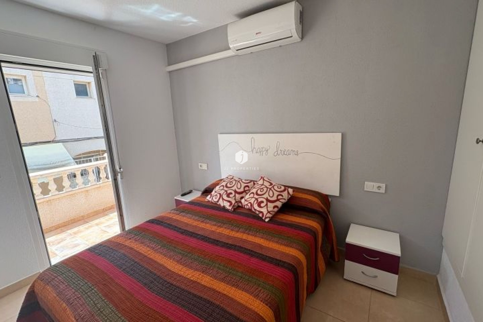 Aus zweiter Hand - Duplex -
Torrevieja - Costa Blanca