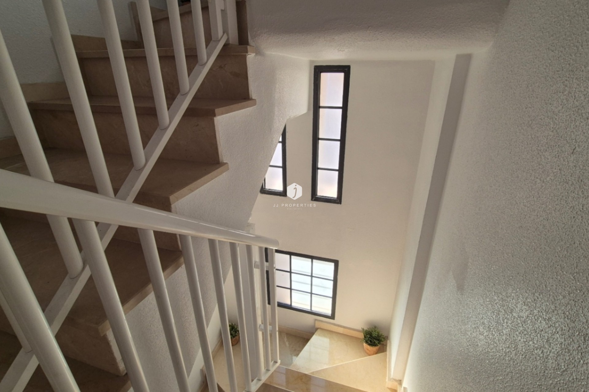 Aus zweiter Hand - Duplex -
Torrevieja - Costa Blanca