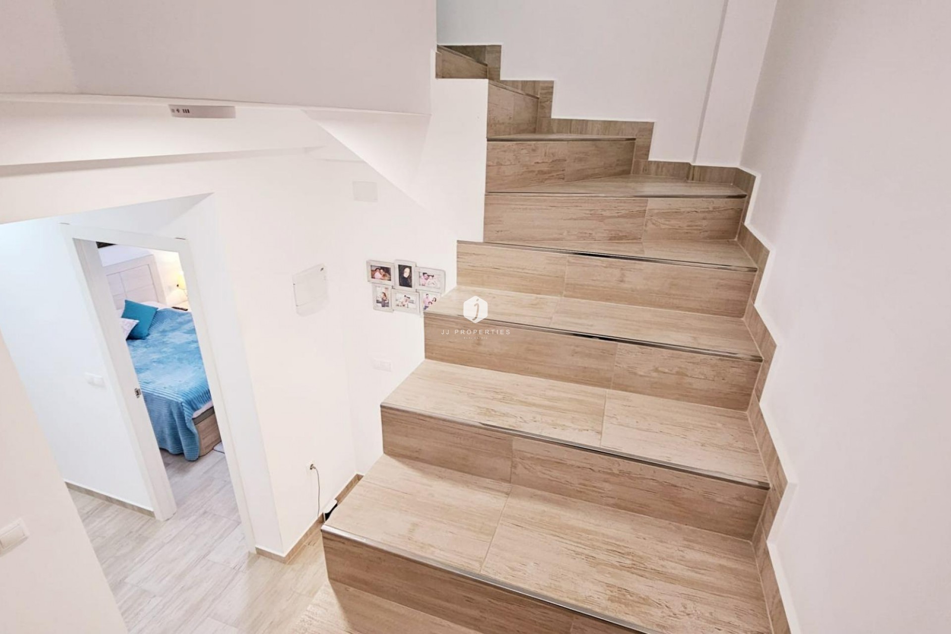 Aus zweiter Hand - Duplex -
Torrevieja - La siesta